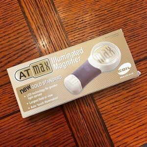 At Max Illuminated magnifying glass coil